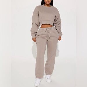 Fashion nova jogger set (XS)